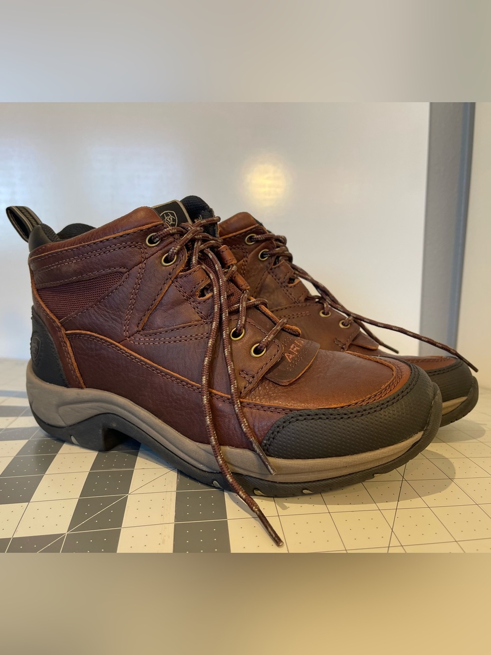Ariat Terrain Women’s 8.5 B/ 39EU Cordovan Leather Hiking Riding Boots